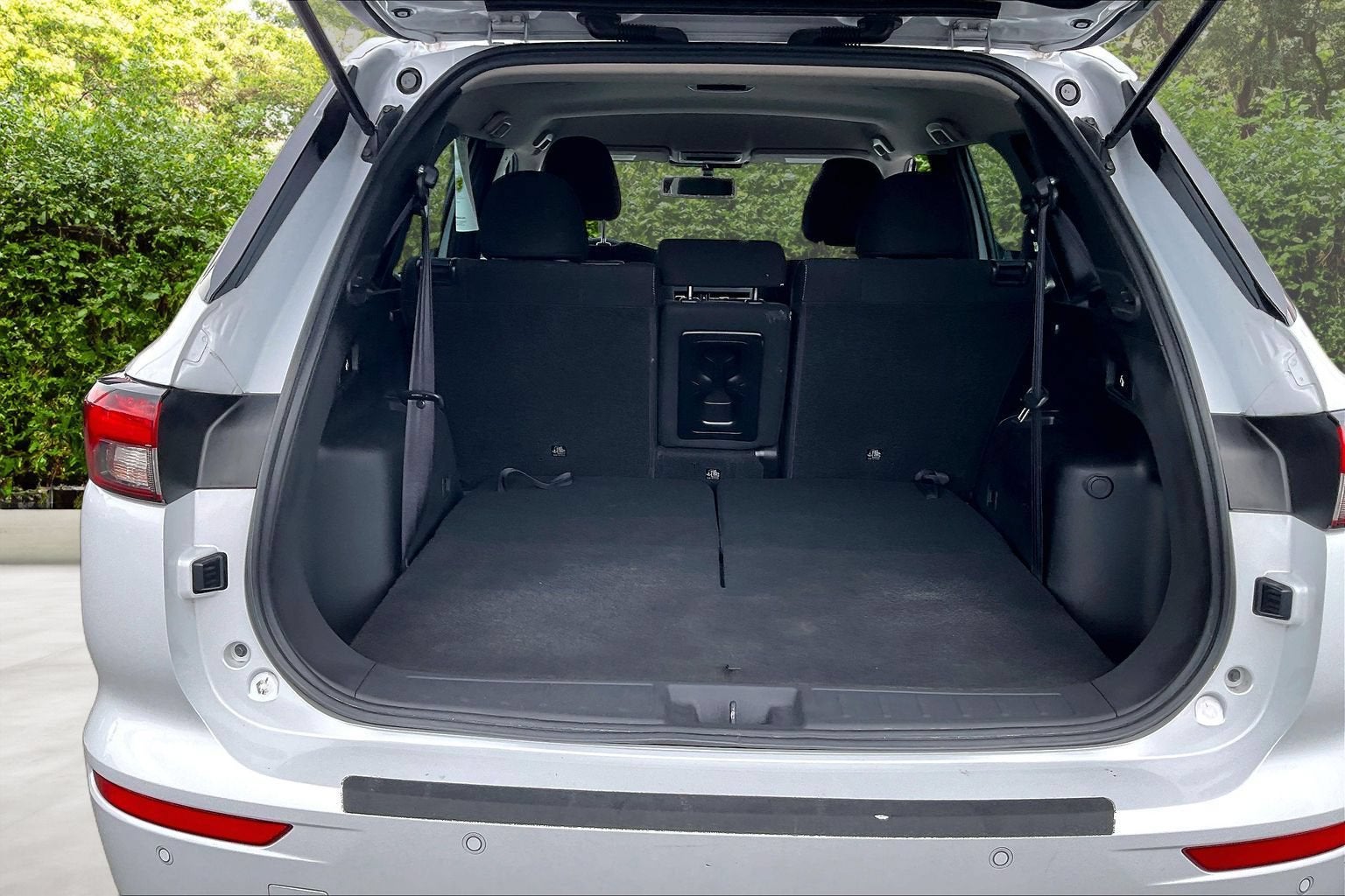 2023 Mitsubishi Outlander ES