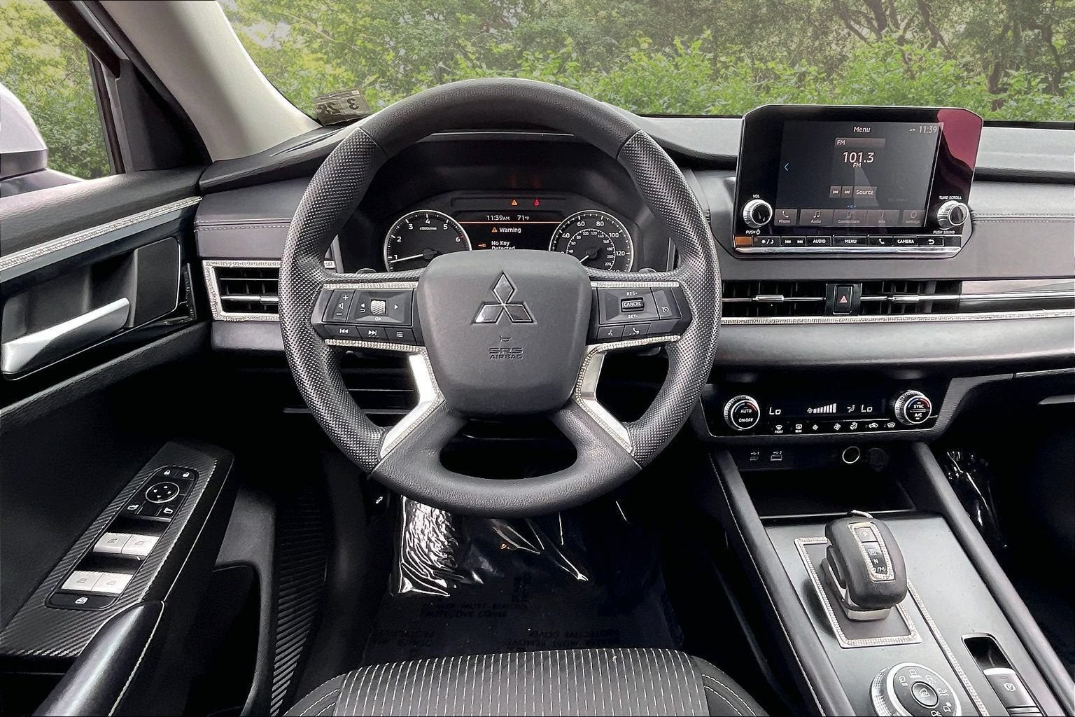 2023 Mitsubishi Outlander ES