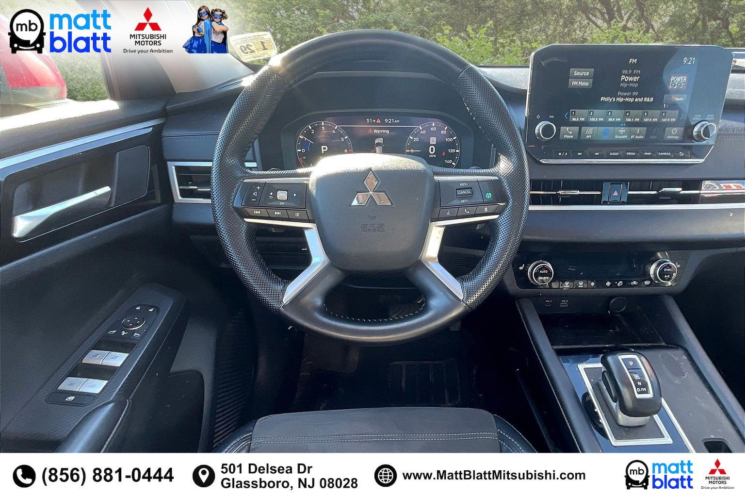 2023 Mitsubishi Outlander SE