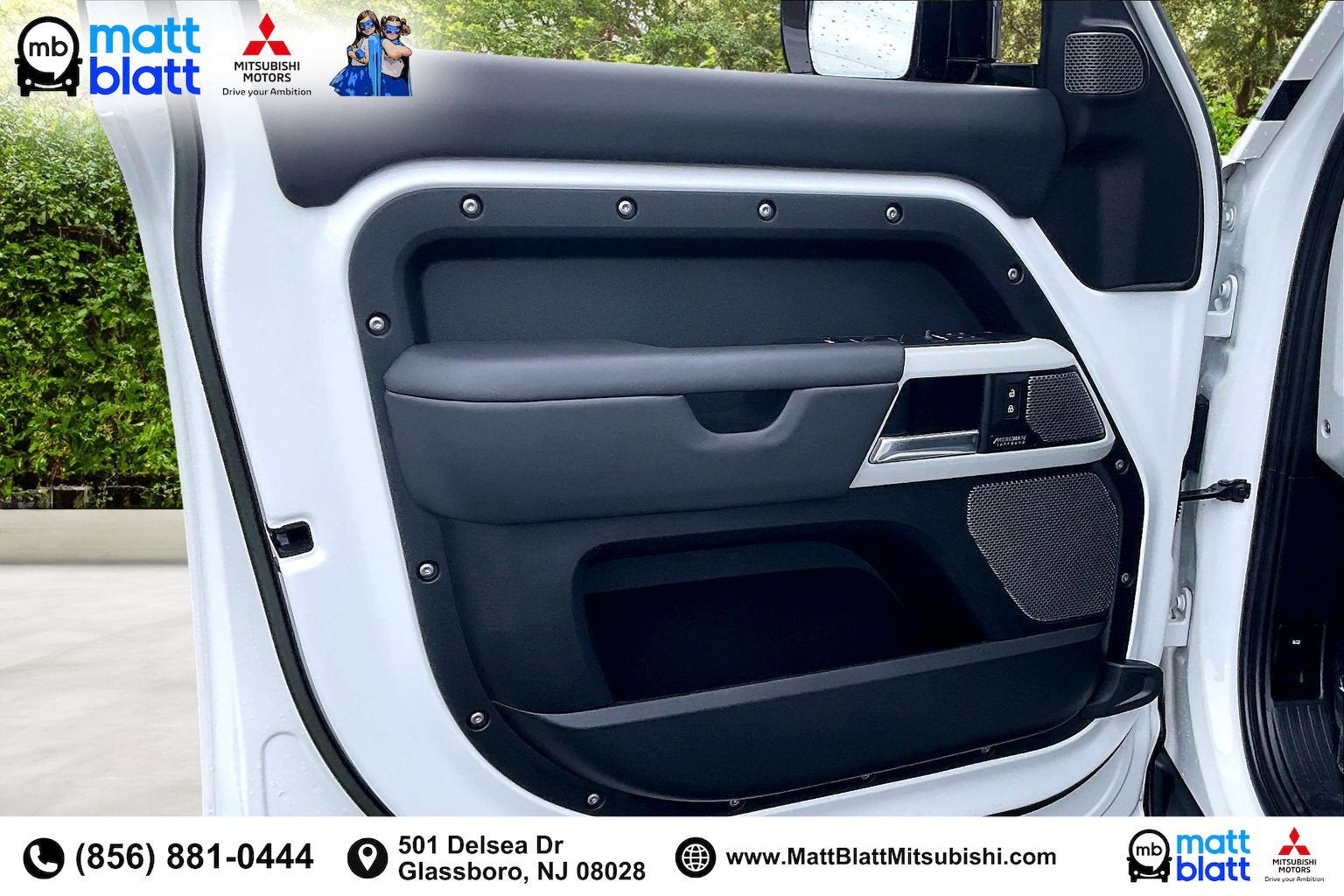 2023 Land Rover Defender X-Dynamic SE