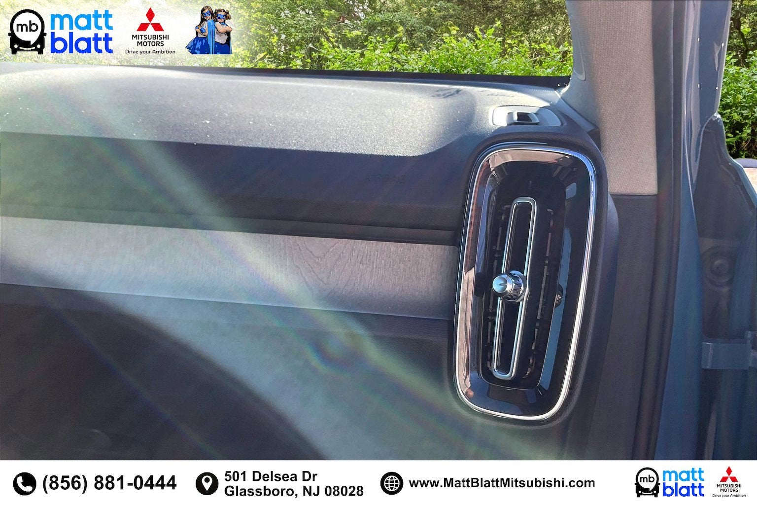 2025 Volvo XC40 Core Bright Theme