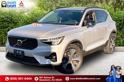 2023 Volvo XC40 Ultimate Dark Theme
