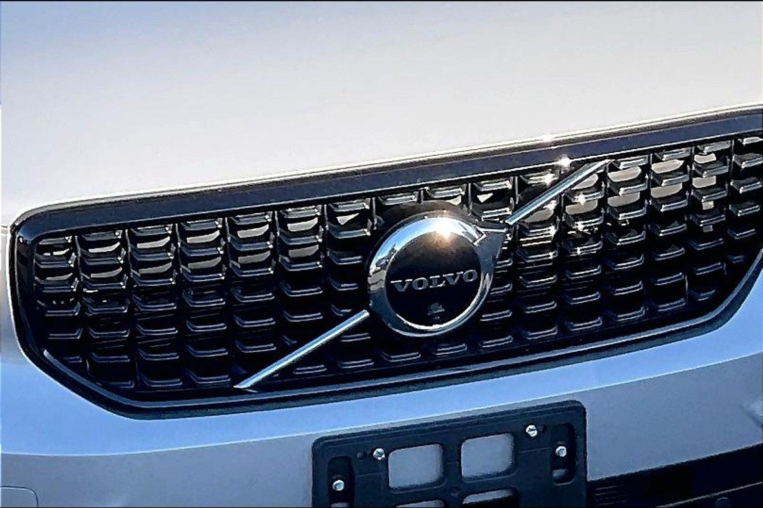 2023 Volvo XC40 Ultimate Dark Theme