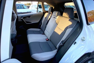 2022 Toyota RAV4 Hybrid XLE