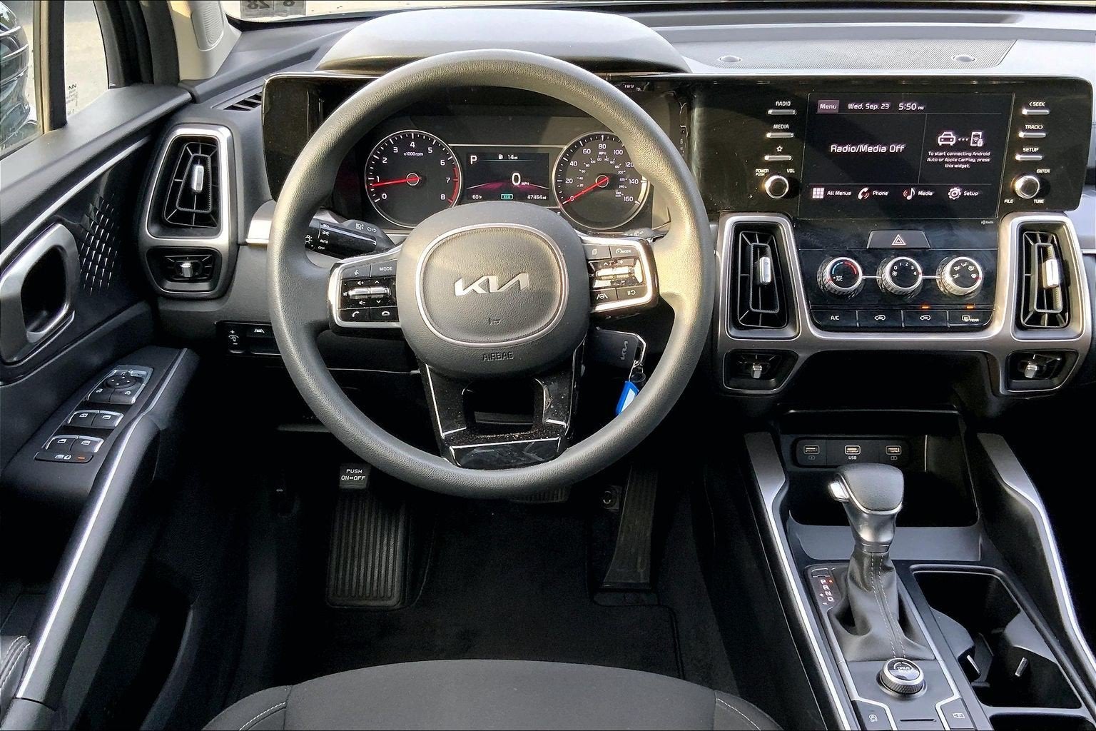 2023 Kia Sorento LX