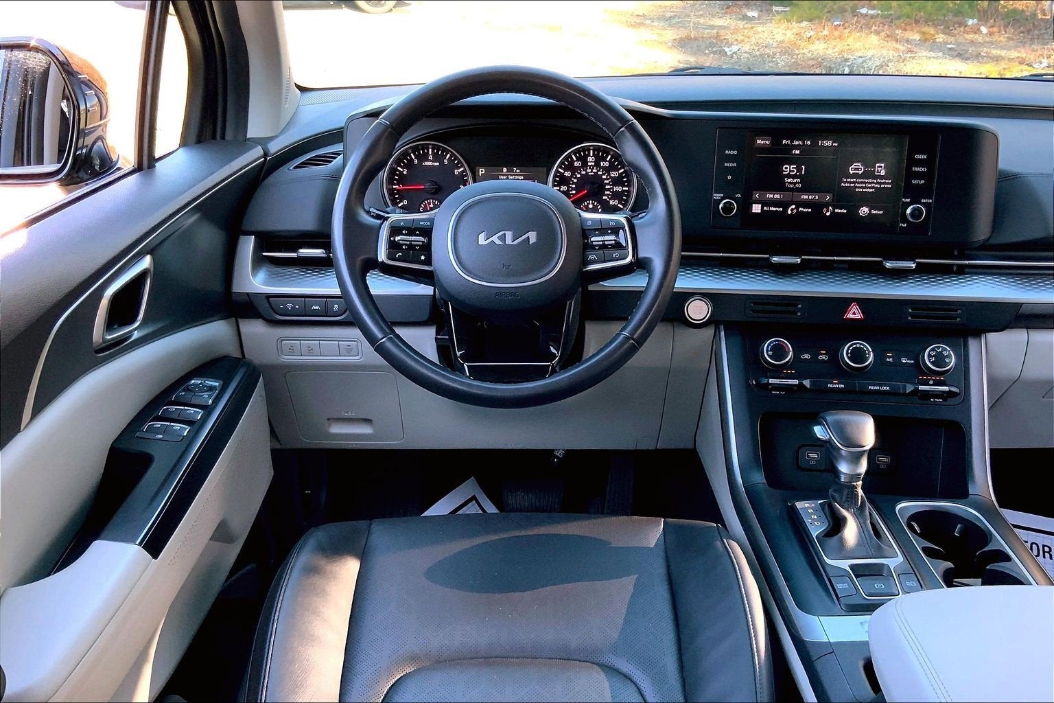 2024 Kia Carnival LX