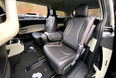 2023 Kia Carnival EX