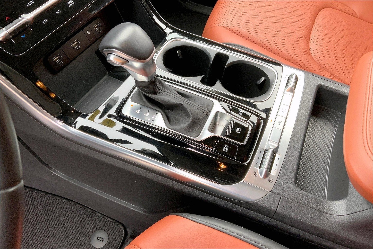 2022 Kia Carnival SX